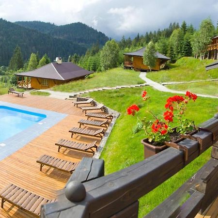 Медовий Двір Nizhnyaya Rozhanka Ngoại thất bức ảnh
